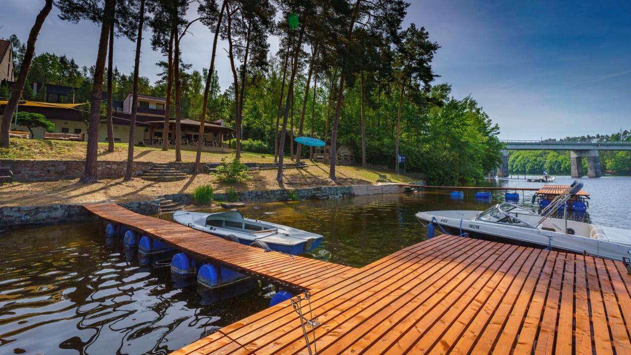 Hotel Hladina Nebrich Εξωτερικό φωτογραφία